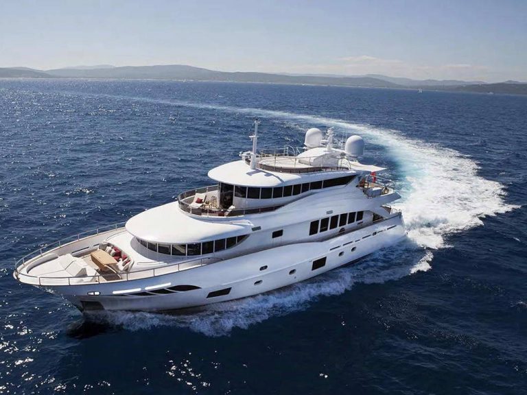 Why Chartering a Yacht Is Better Than Buying?